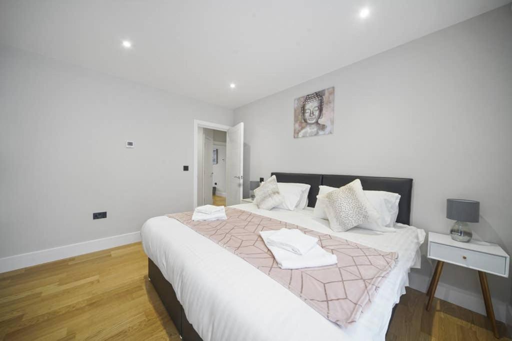 Flat 3 Bridge House Apartment Staines-upon-Thames Exterior photo